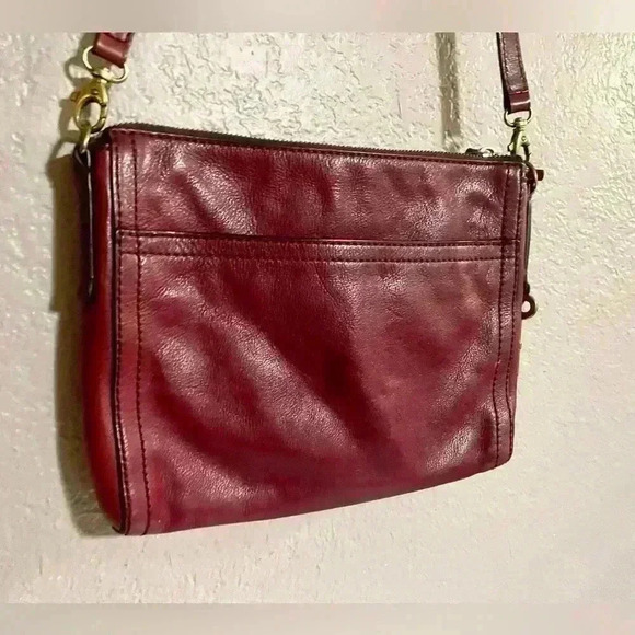 Fossil Emma EW Red Wine Crossbody Bag Pockets Glazed Leather Gold Hardware - Picture 4 of 10